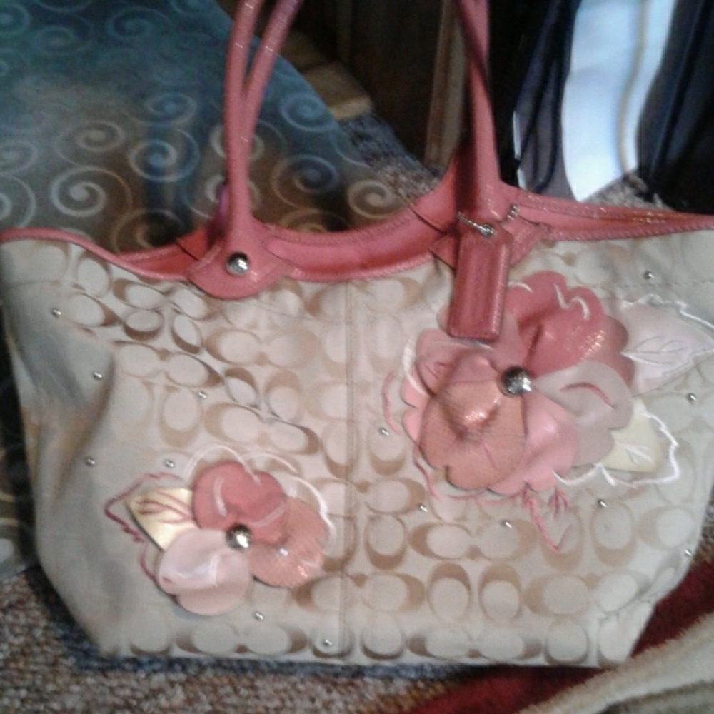 Coach purse and matching wristlet